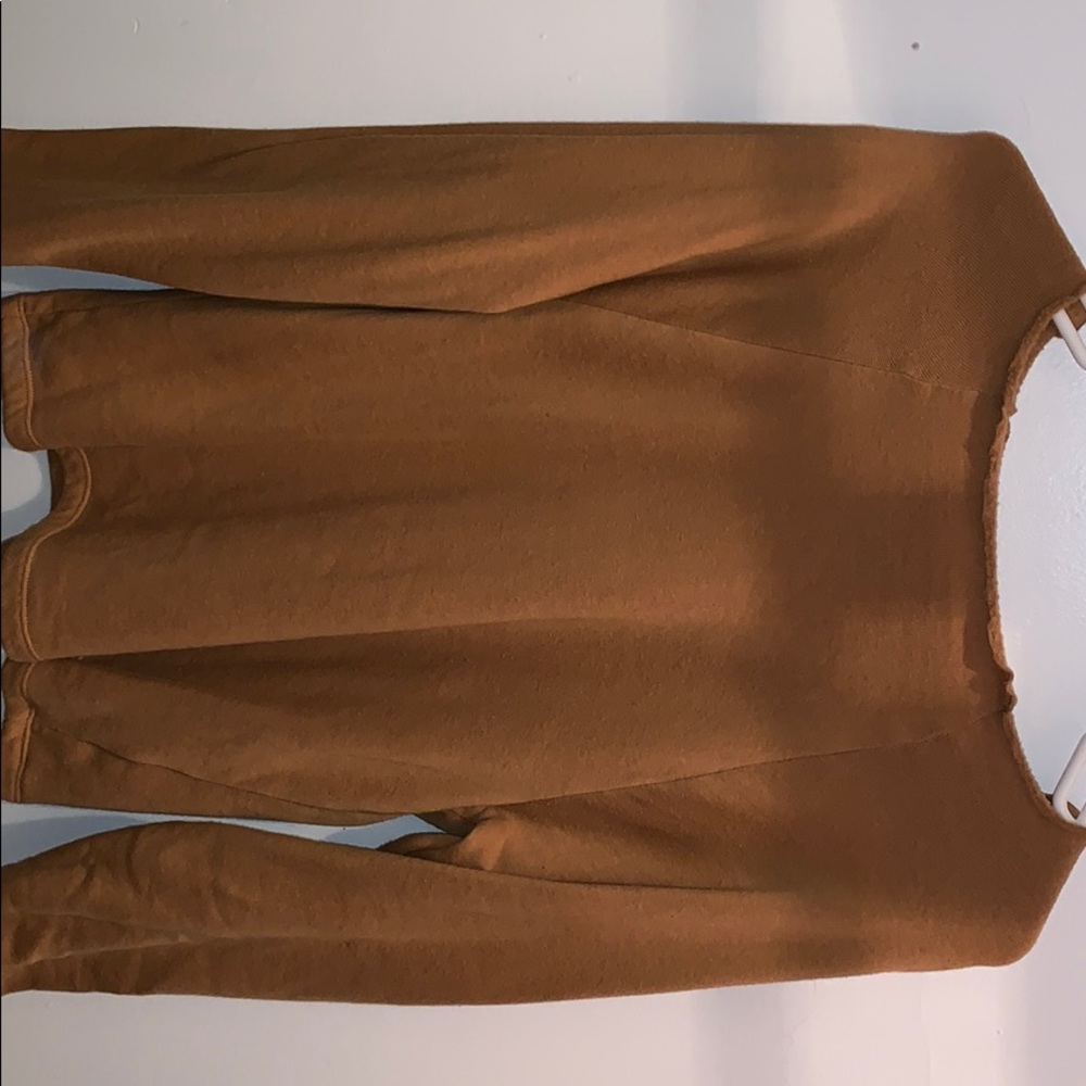 B.P lettuc flem pullover .